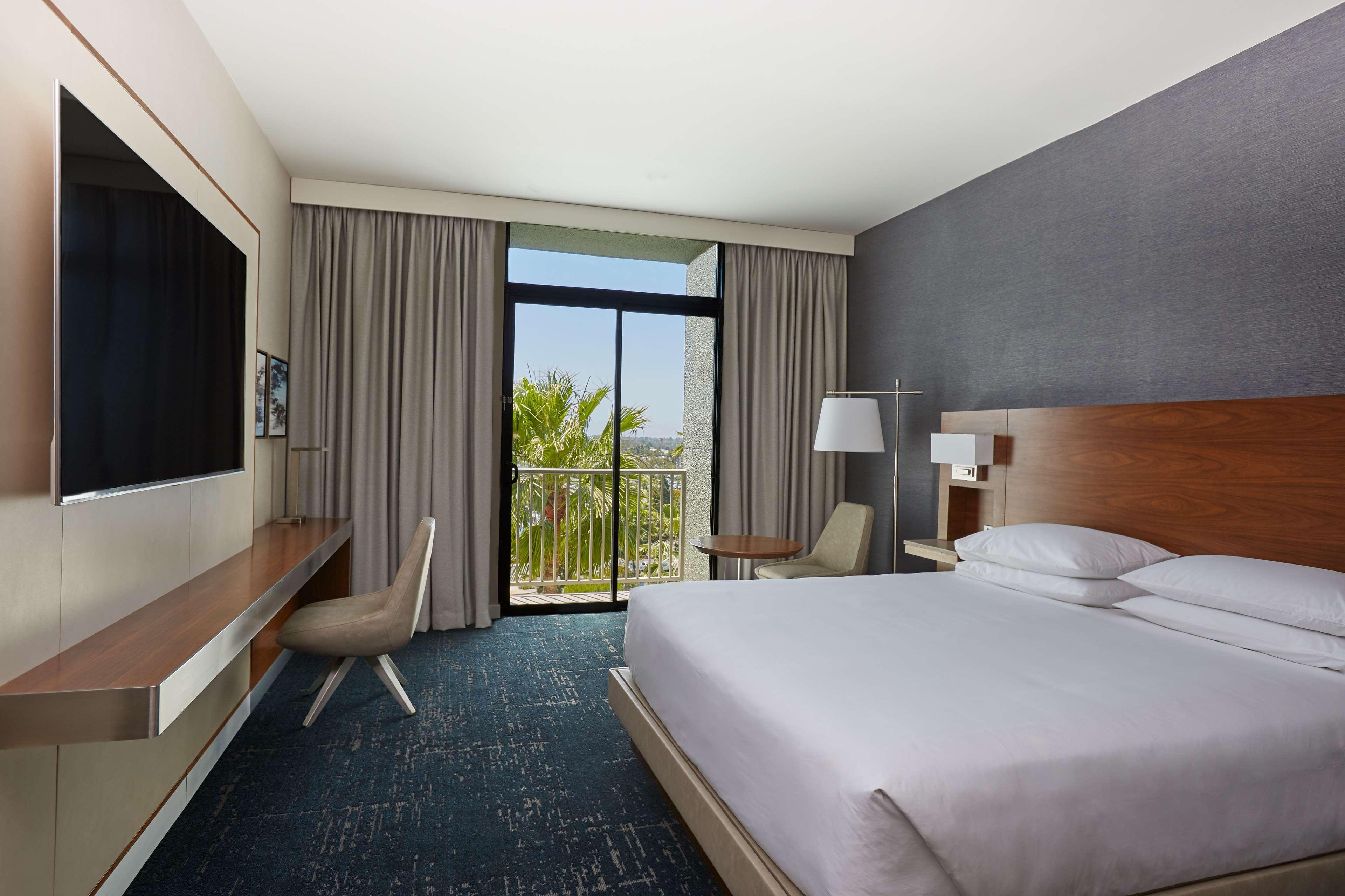 Hyatt Regency Newport Beach West Екстериор снимка